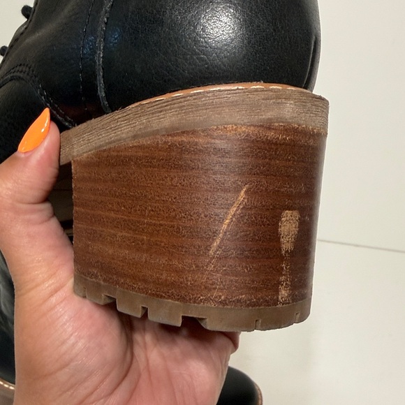 Crown Vintage Leather Yuliana Combat Boot in Black - Picture 12 of 15